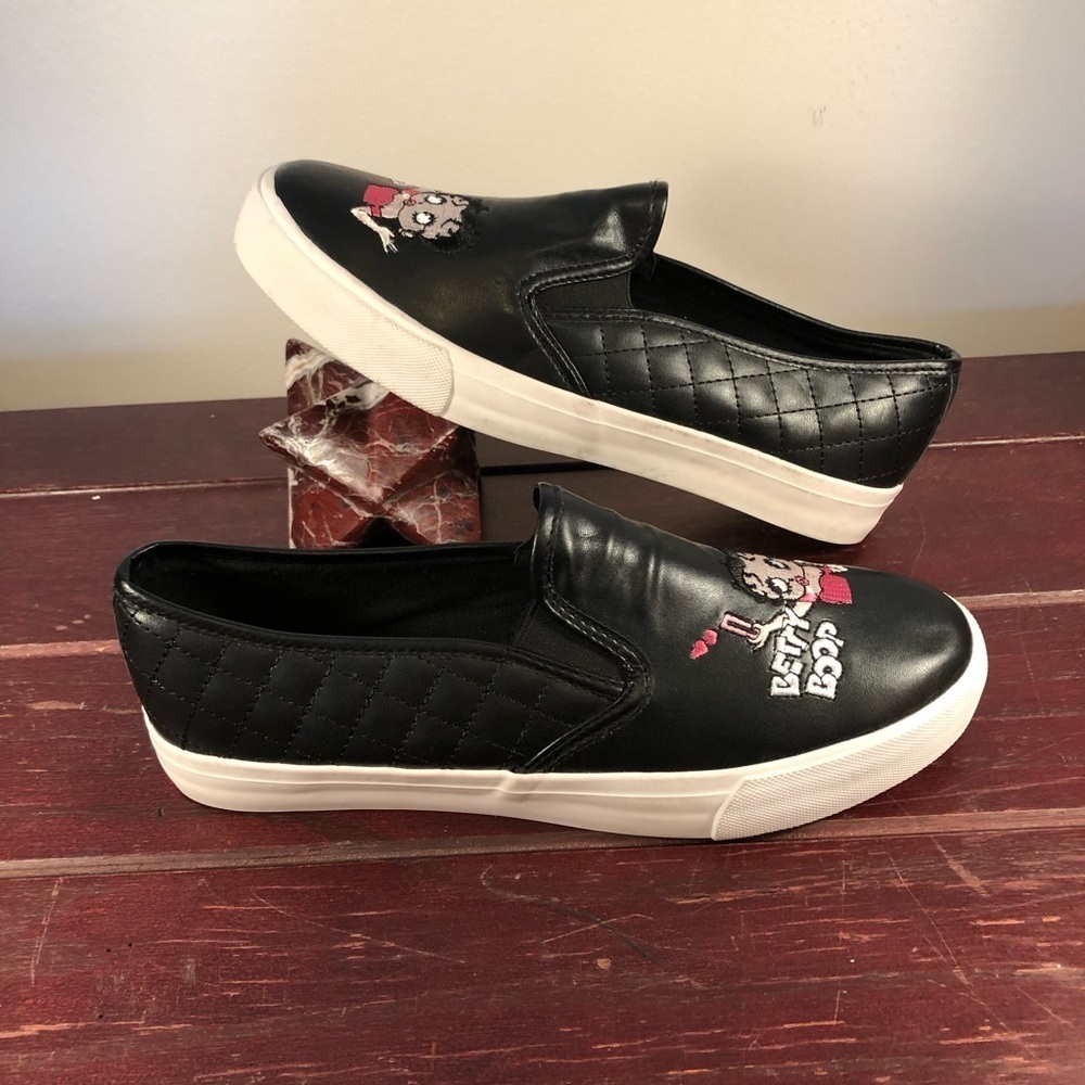 Betty Boop Selfie Black Slip-on Casual Loafers Size 9 - NWOT - Picture 4 of 9